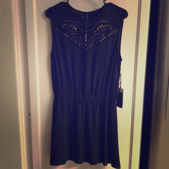 Dresses & Skirts - Forever 21 Black Sleeveless Metals Dress Top M